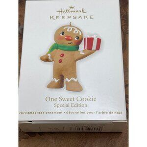 Hallmark Keepsake "One‎ Sweet Cookie" 2012 Special Edition Ornament